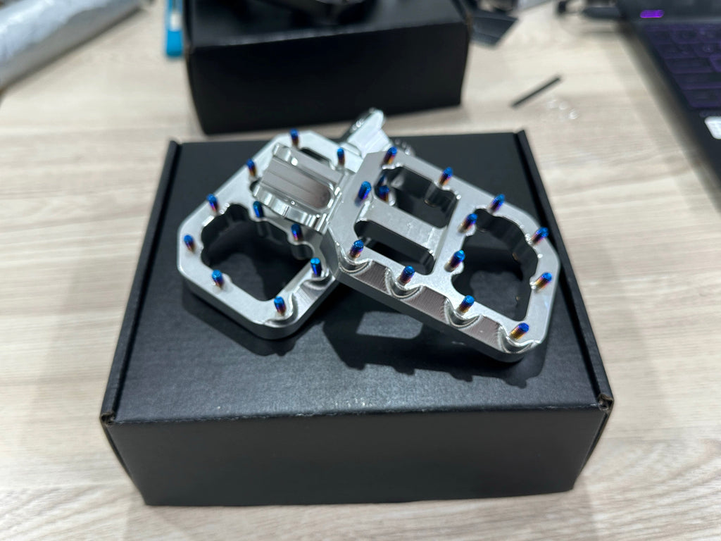 Yozma foot pegs